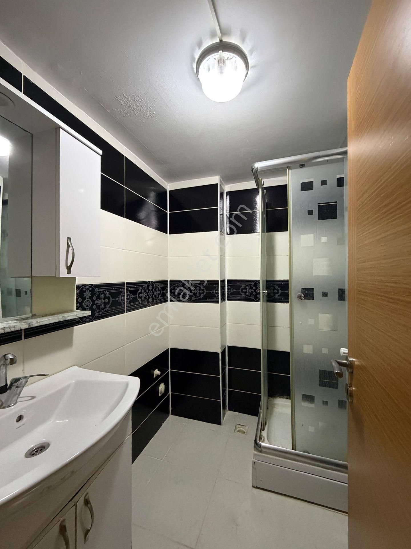 Esenyurt Mehterçeşme Mahallesi 2+1 Kiralık Boş Daire 1.kat Arka Cephe Metrobüse Yürüme Mesafesinde - Görsel 17