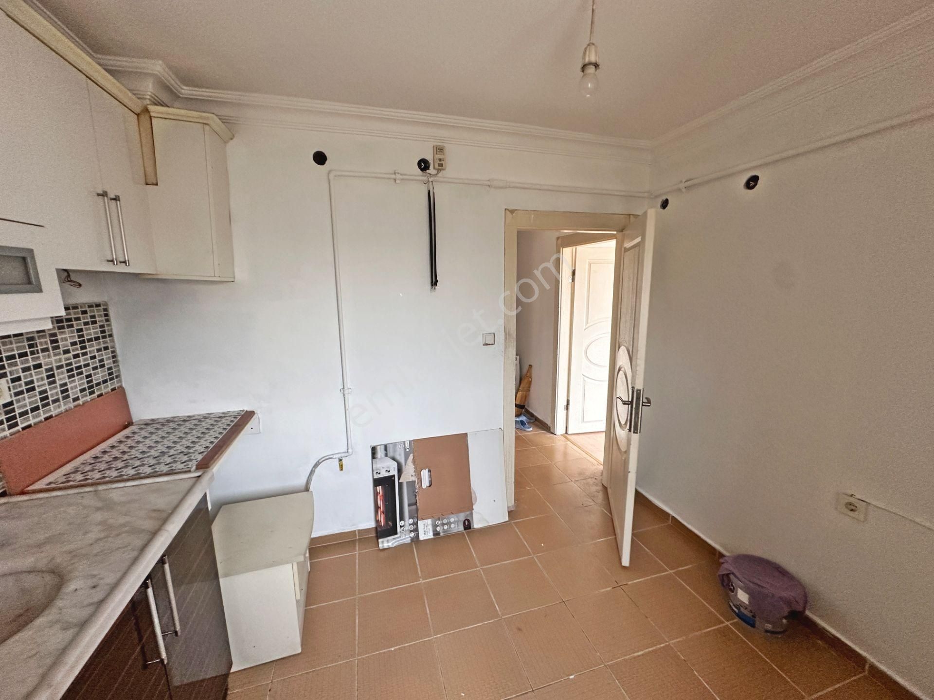 Şafaktepe Mahallesinde Park Yakını Full Yapılı Ön Cephede 2+1 Kiralık Daire - Görsel 4