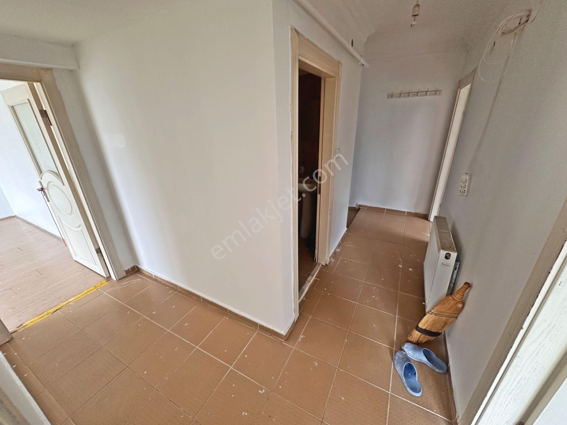 Şafaktepe Mahallesinde Park Yakını Full Yapılı Ön Cephede 2+1 Kiralık Daire - Görsel 14