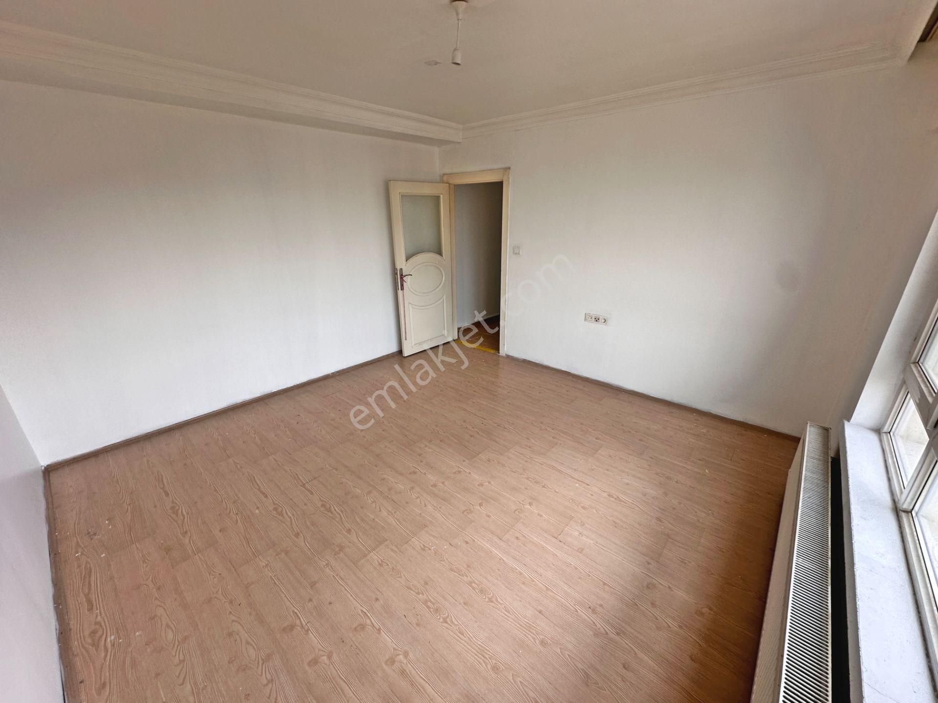 Şafaktepe Mahallesinde Park Yakını Full Yapılı Ön Cephede 2+1 Kiralık Daire - Görsel 11