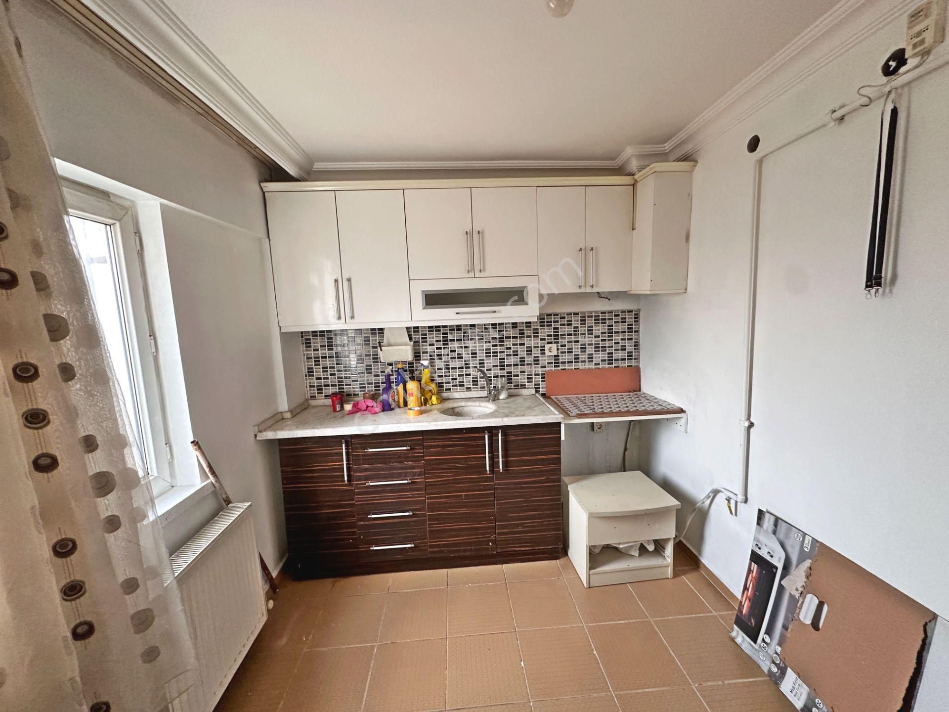 Şafaktepe Mahallesinde Park Yakını Full Yapılı Ön Cephede 2+1 Kiralık Daire - Görsel 3