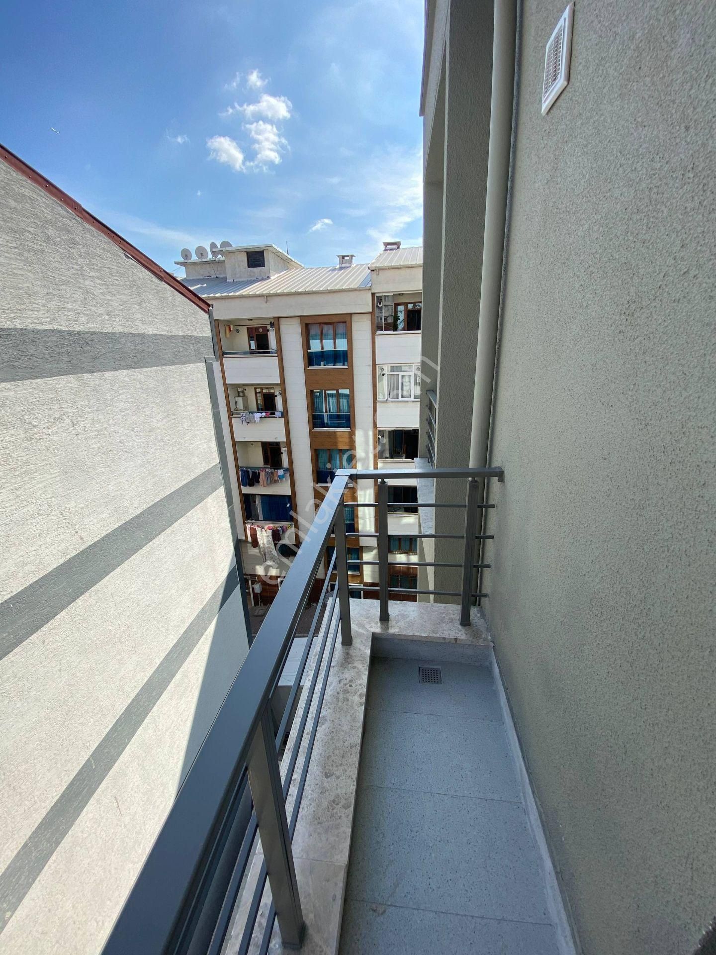 Esenyurt Tabela İncirtepe Mahallesi 2+1 Kiralık Sıfır Daire Butik Aile Sitesinde Amerikan Mutfak - Görsel 13