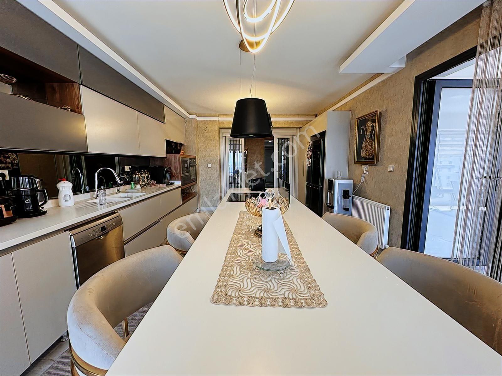 Arissa Göksu'da Göl Cepheli Satılık 4.5+1 Ultra Lüks Daire - Görsel 9