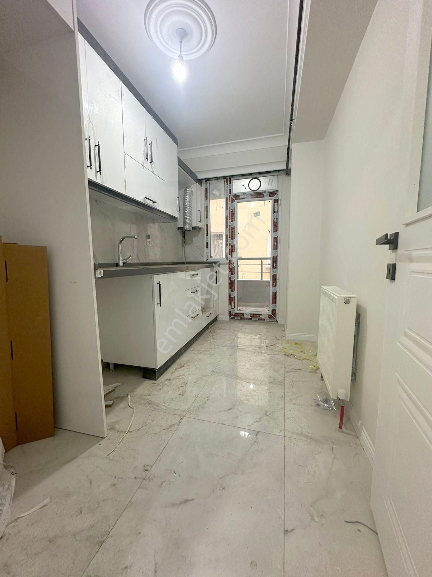 İsa Gayrimenkulden Hürriyette Geniş Kullanışlı Ara Kat Daire - Görsel 9