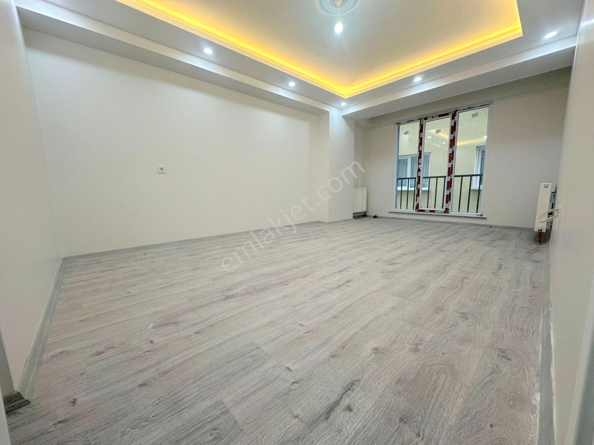 İsa Gayrimenkulden Hürriyette Geniş Kullanışlı Ara Kat Daire - Görsel 2