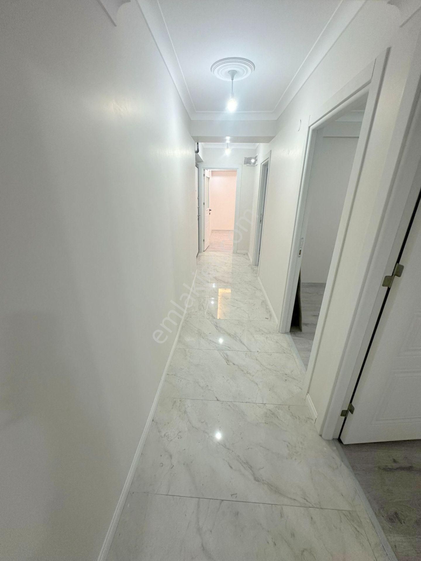İsa Gayrimenkulden Hürriyette Geniş Kullanışlı Ara Kat Daire - Görsel 13