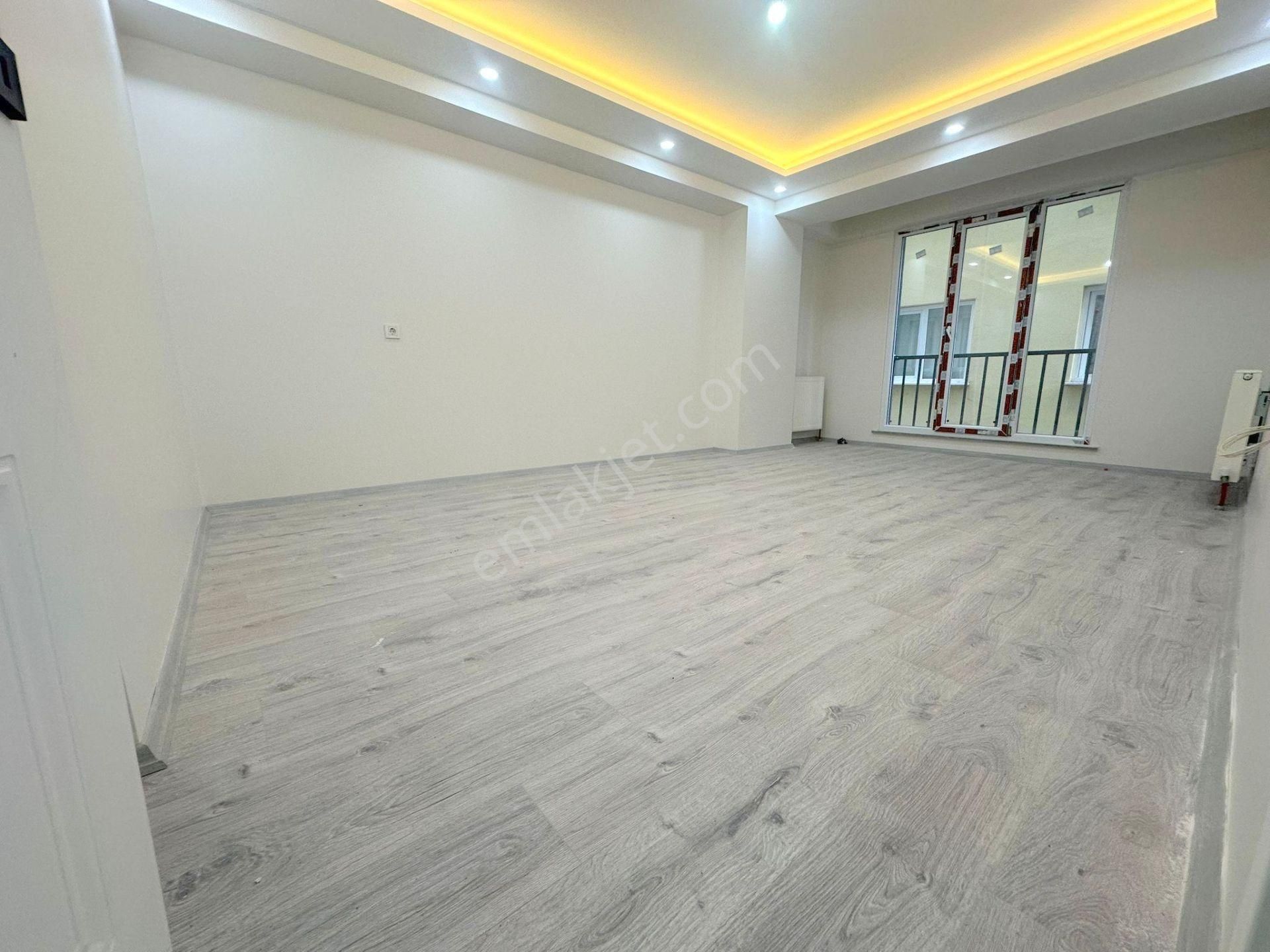 İsa Gayrimenkulden Hürriyette Geniş Kullanışlı Ara Kat Daire - Görsel 3