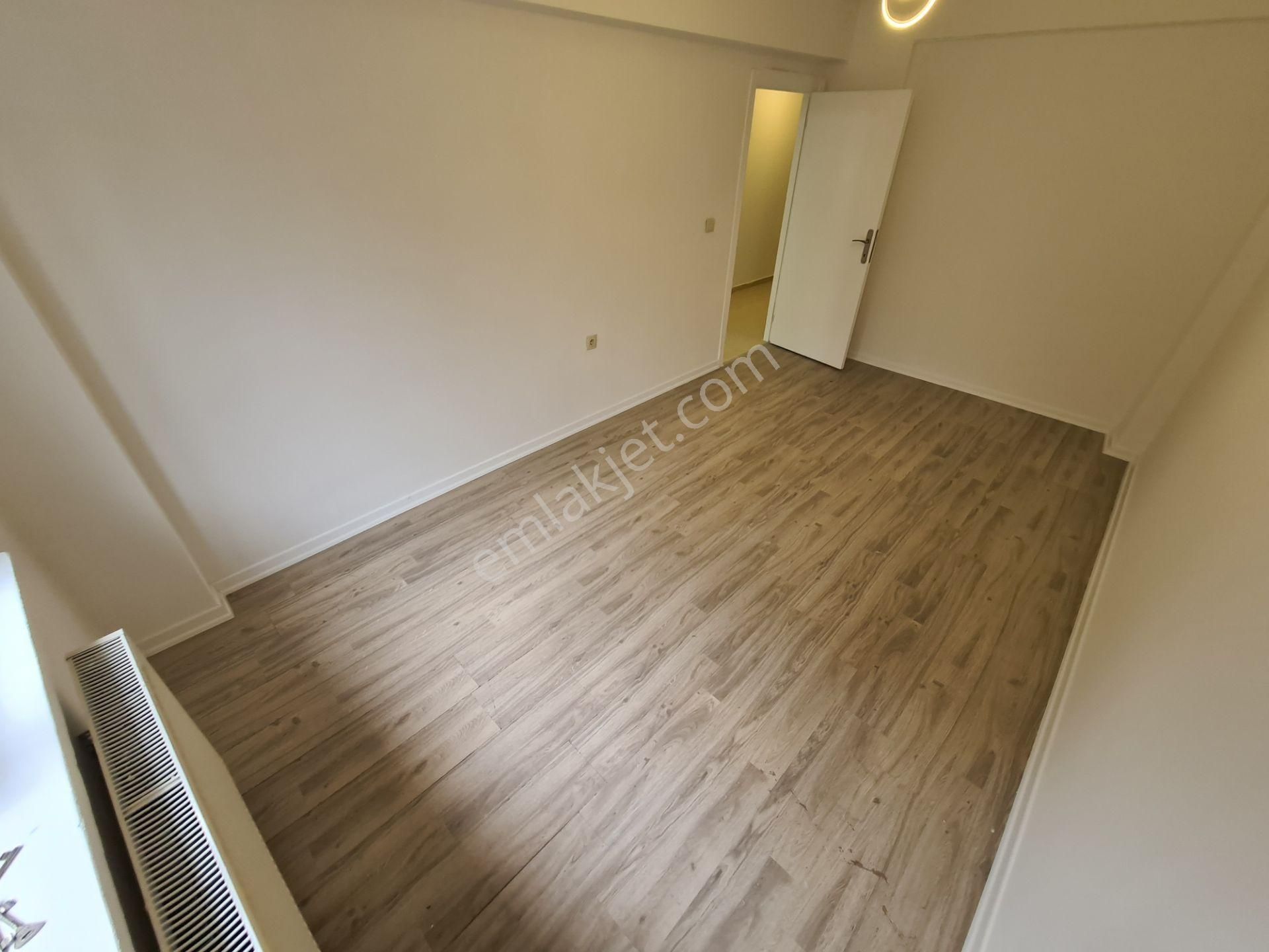 Karakeçili Cd. Paraleli Arakatta 2-banyolu Full Yapılı Geniş 3+1 - Görsel 25