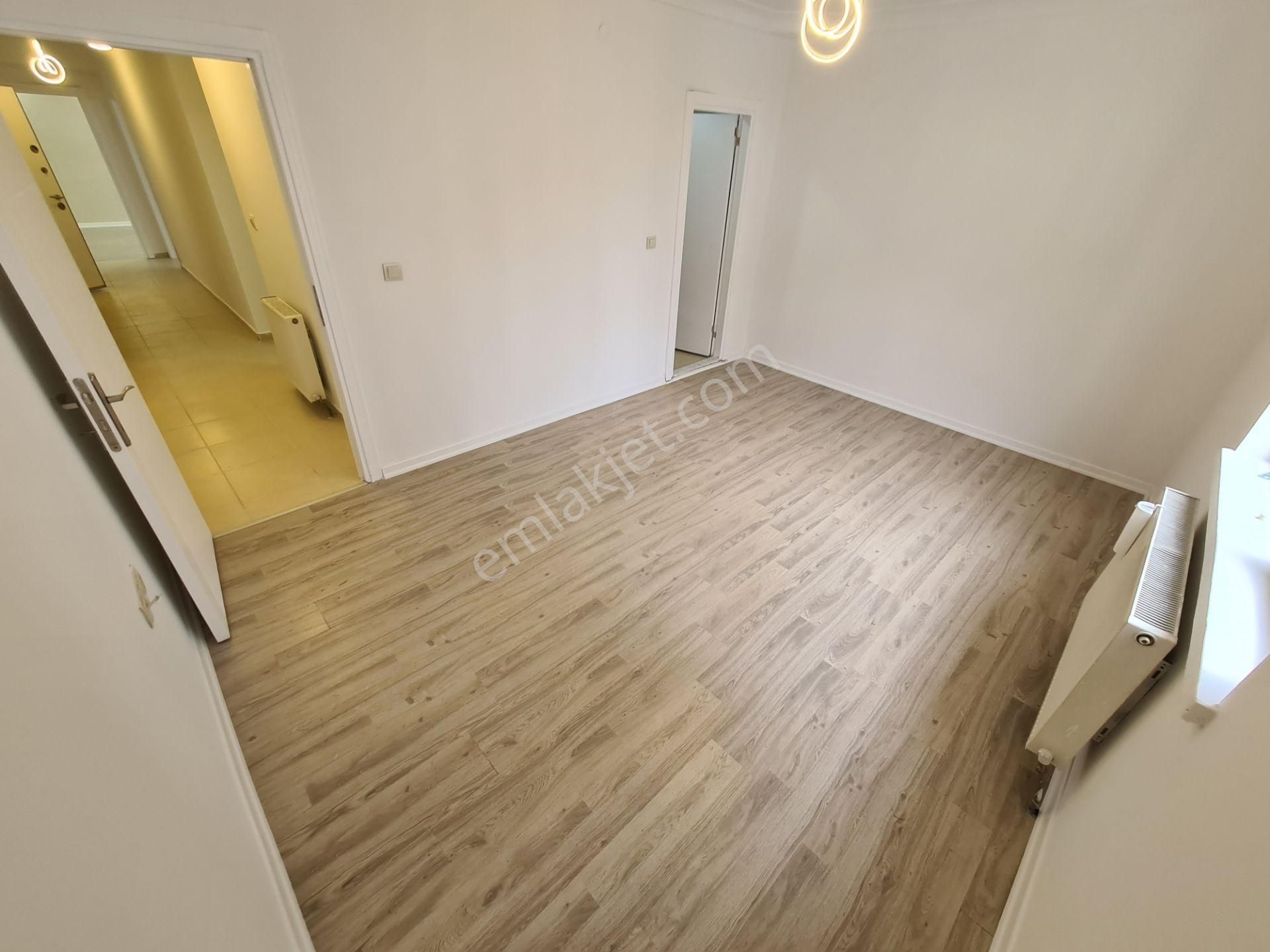 Karakeçili Cd. Paraleli Arakatta 2-banyolu Full Yapılı Geniş 3+1 - Görsel 29