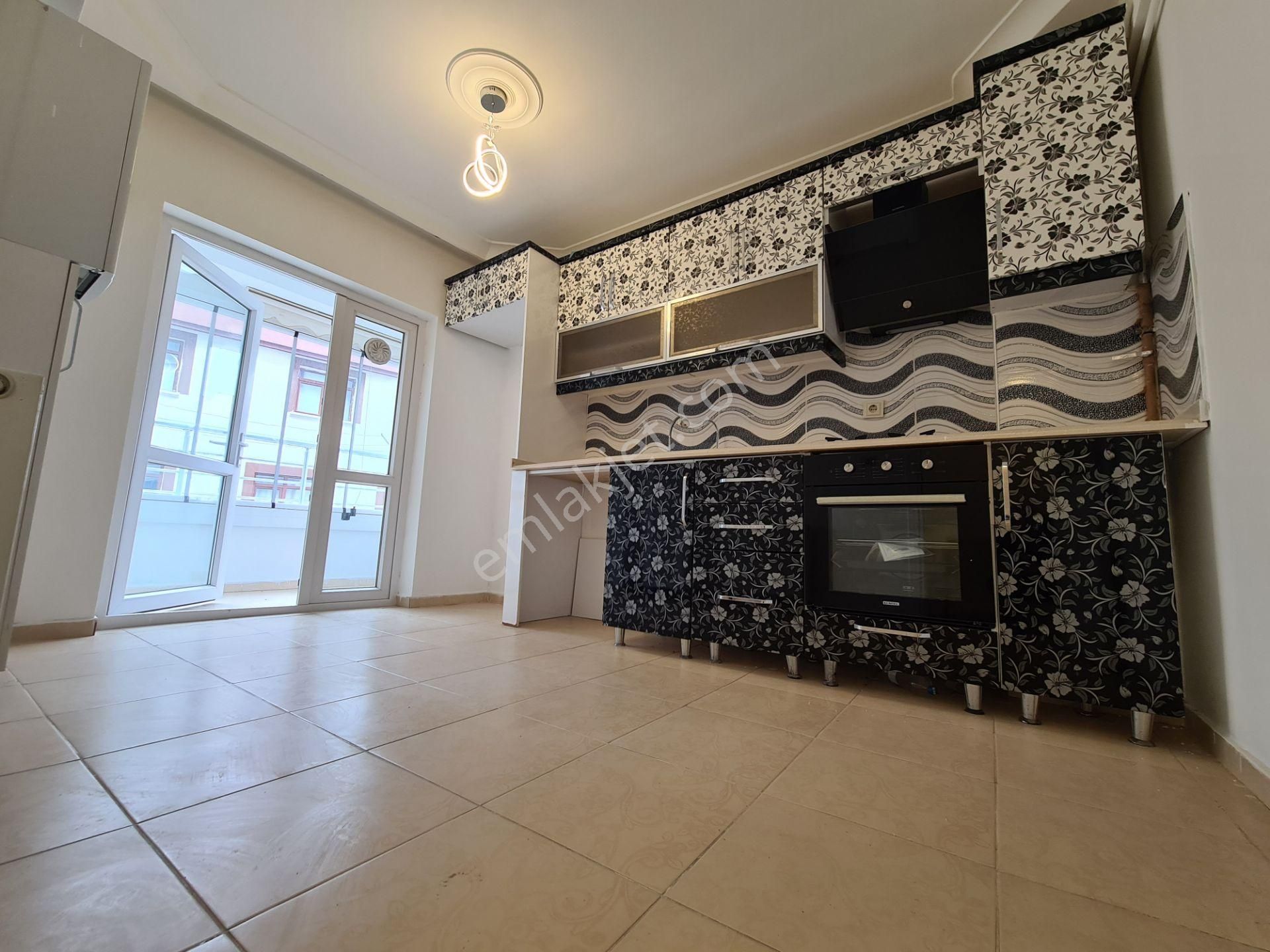 Karakeçili Cd. Paraleli Arakatta 2-banyolu Full Yapılı Geniş 3+1 - Görsel 4