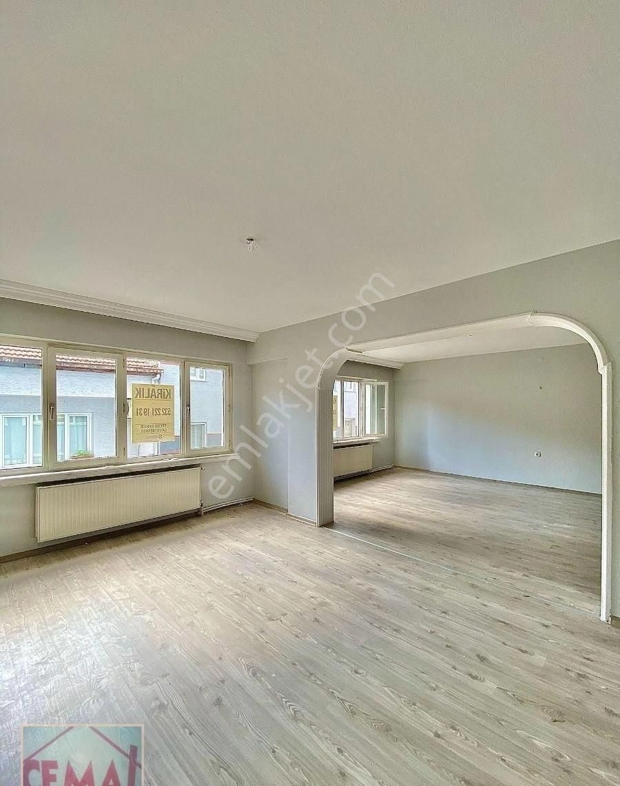 Cemal Emlak Bursa Namazgah Ara Kat Sıfır Kombi Boyalı Bakimli - Görsel 3