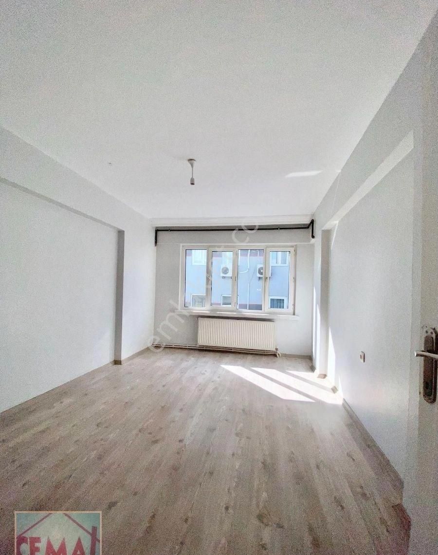 Cemal Emlak Bursa Namazgah Ara Kat Sıfır Kombi Boyalı Bakimli - Görsel 25