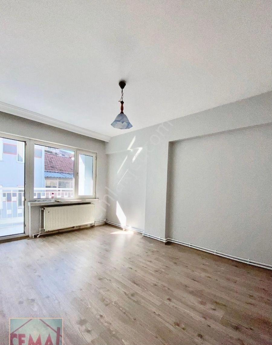 Cemal Emlak Bursa Namazgah Ara Kat Sıfır Kombi Boyalı Bakimli - Görsel 27