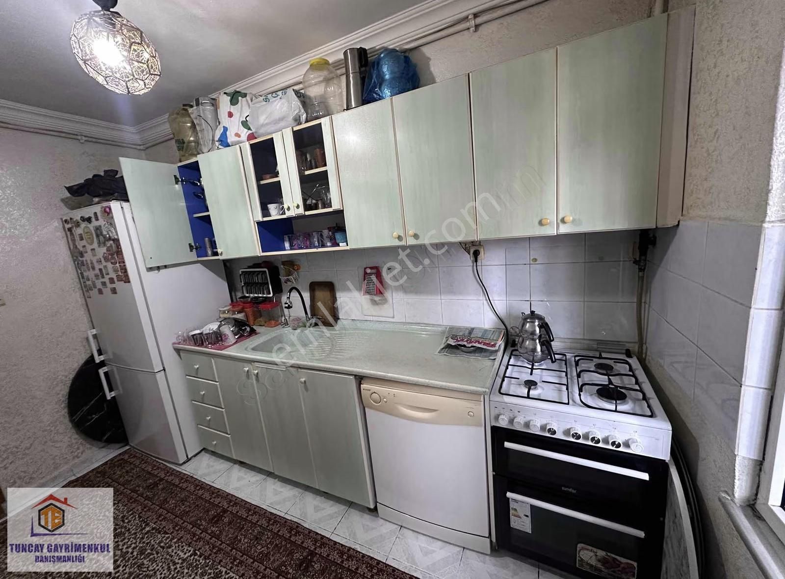 Sefaköy Kartaltepe Mah.balkonlu Yüksk Grş 2+1 85 M2 Satılk Daire - Görsel 2