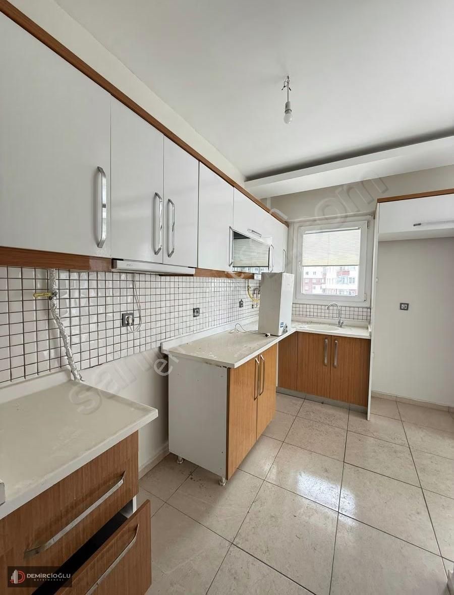 Acil Satılık// Güney Batı Cephe//150 M2//boş Daire