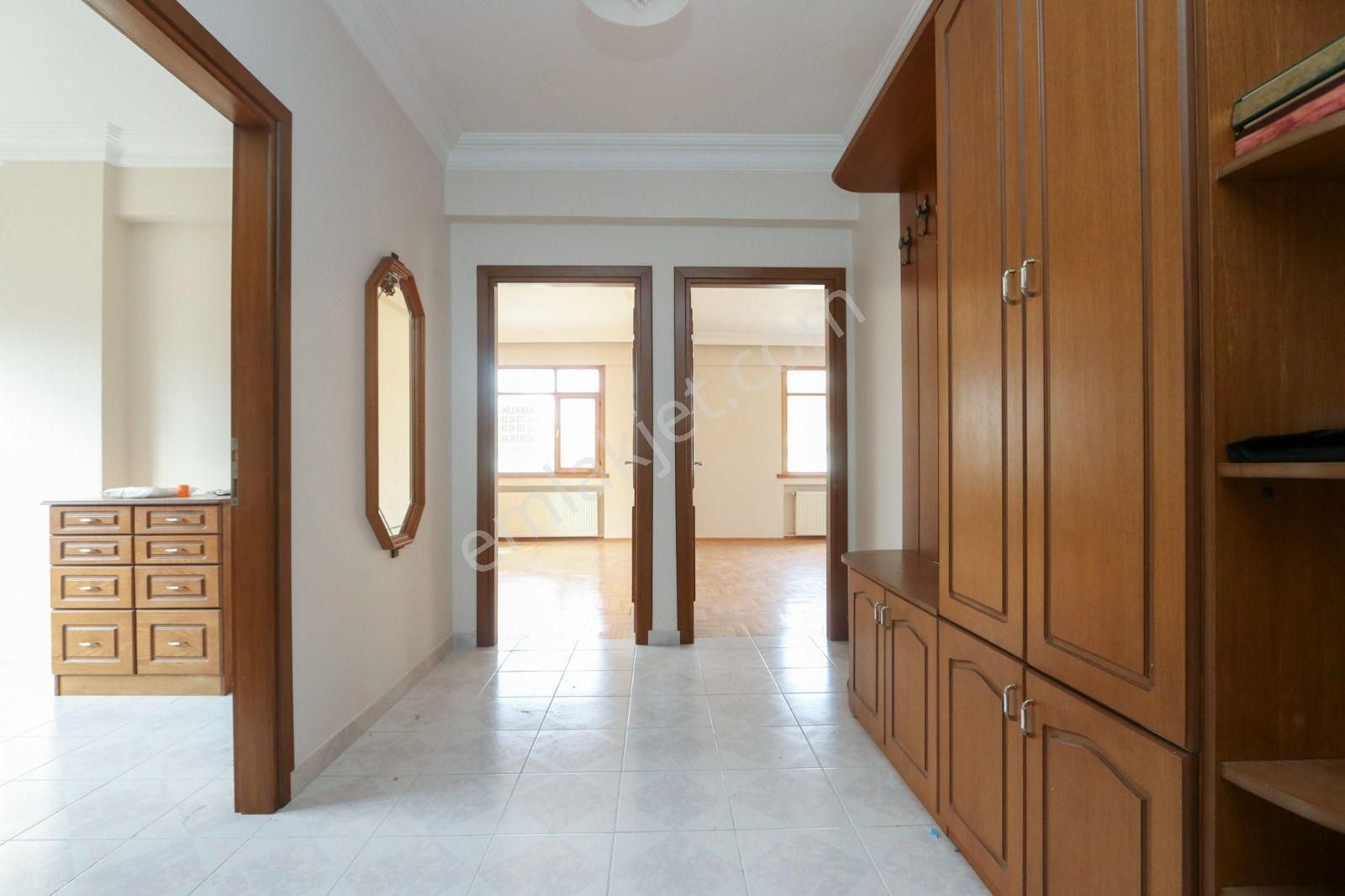 ꧁uğur&uzman꧂idealtepe'de 2005 Yapımı Metro'ya Yakın 140m2 Asansörlü 3+1 - Görsel 28