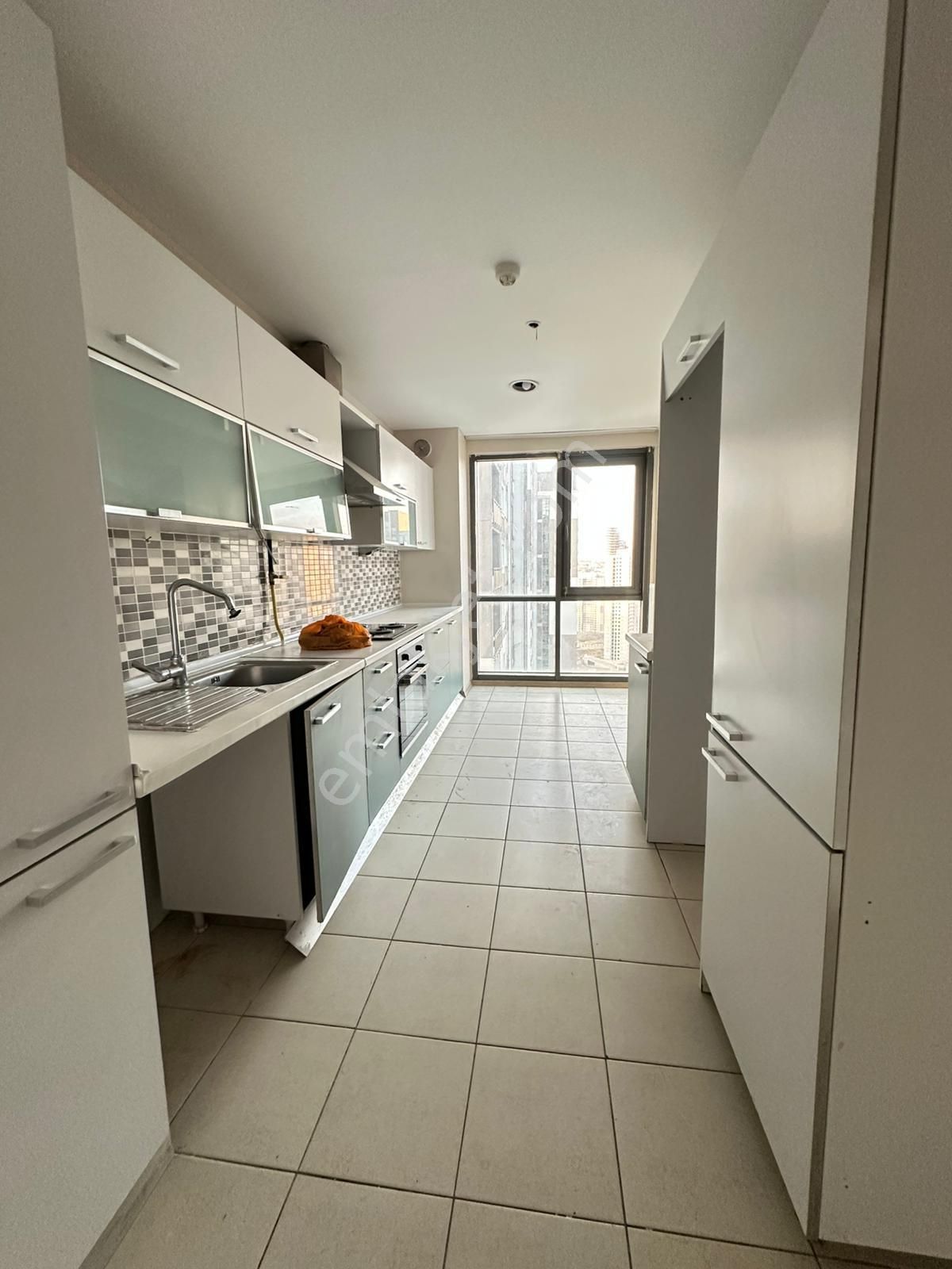 Esenyurt Yeşilkent Mahallesi İnnovia 2 Sitesi 3+1 120 M2 Kiralık Boş Daire Havuz Ve Peyzaj Cepheli - Görsel 4