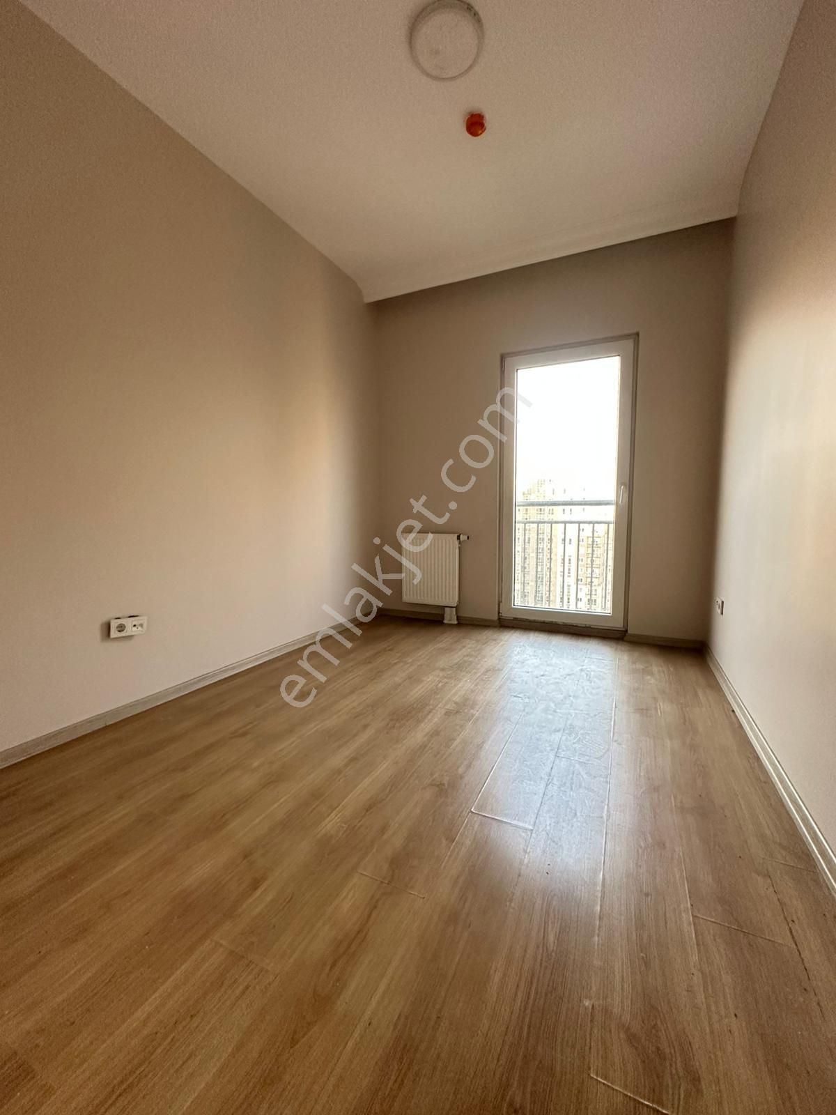 Esenyurt Yeşilkent Mahallesi İnnovia 2 Sitesi 3+1 120 M2 Kiralık Boş Daire Havuz Ve Peyzaj Cepheli - Görsel 7