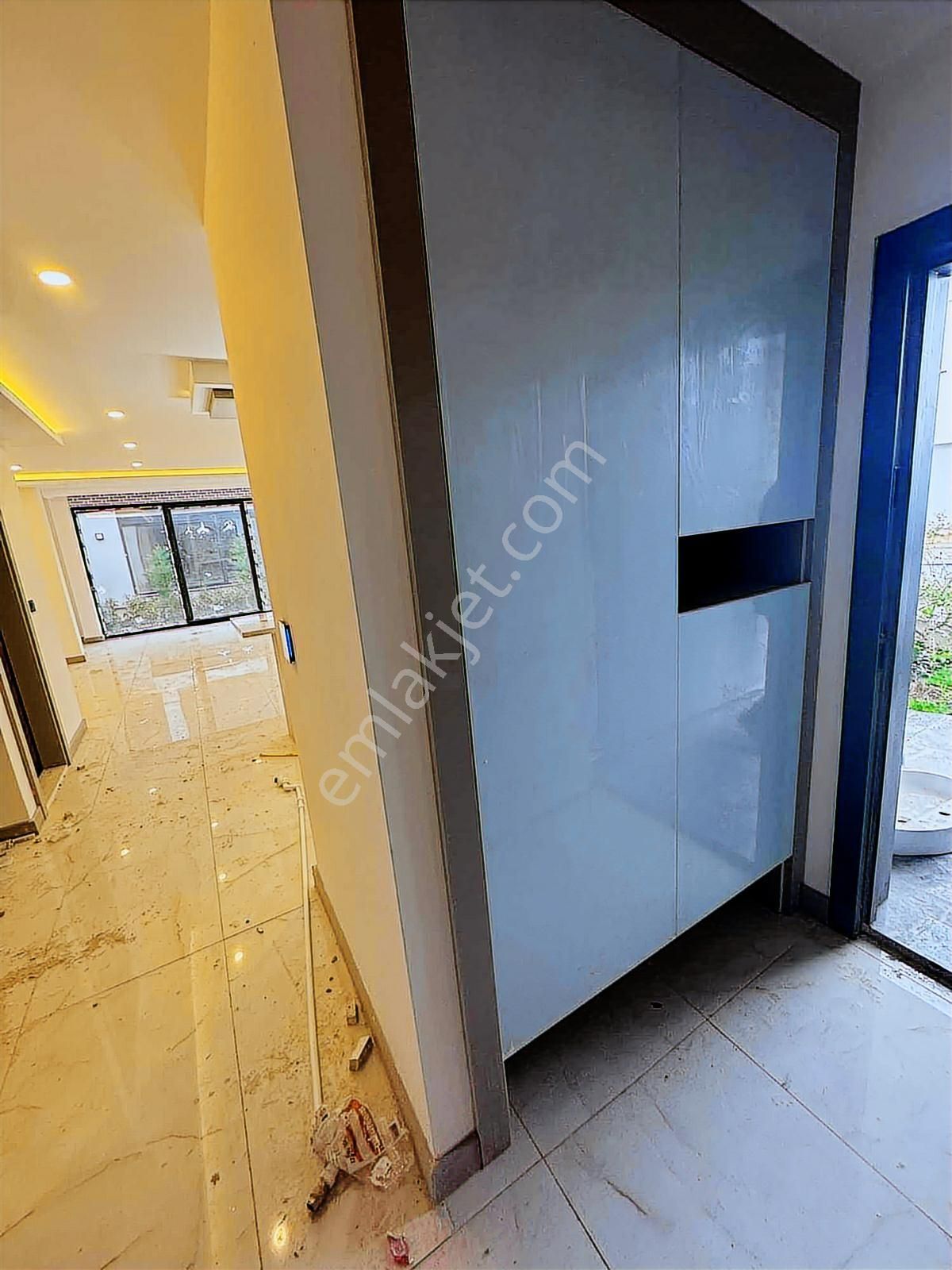 Çıplaklı'da Site İçi 5+1 Asansörlü Villa - Görsel 26