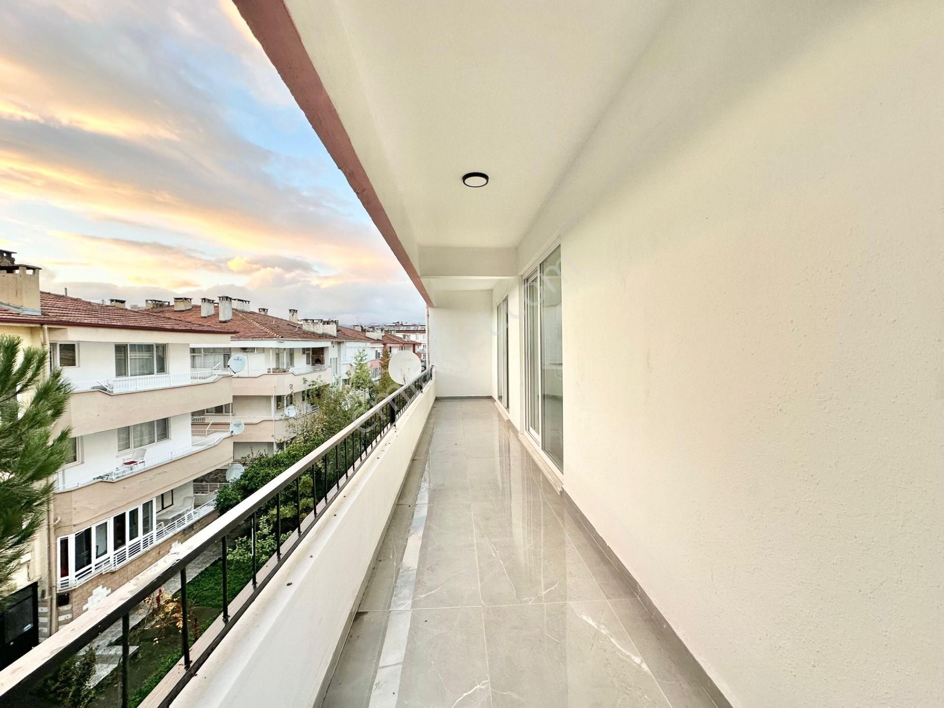 ꧁ay Emlak'tan꧂akçay'da Ön Cephe Arakat Çift Banyolu Ayrı Mutfak Satılık 2+1 Doğa Manzaralı Daire - Görsel 35