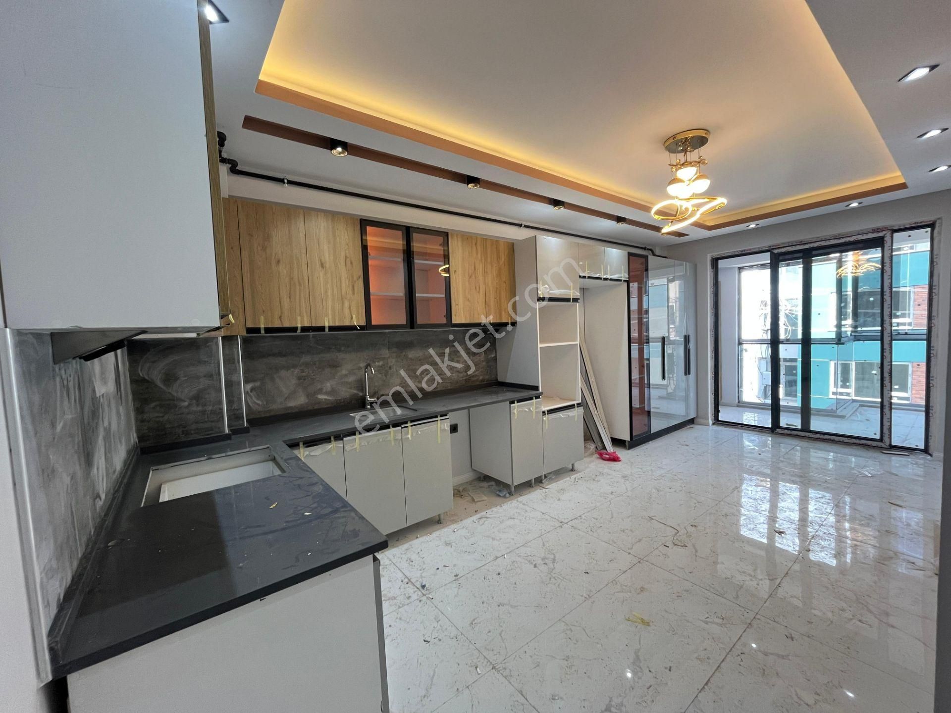 Öztel'den Çamlıca Mahallesinde Lüx Giyinme Odalı 3+1 Sıfır Daire