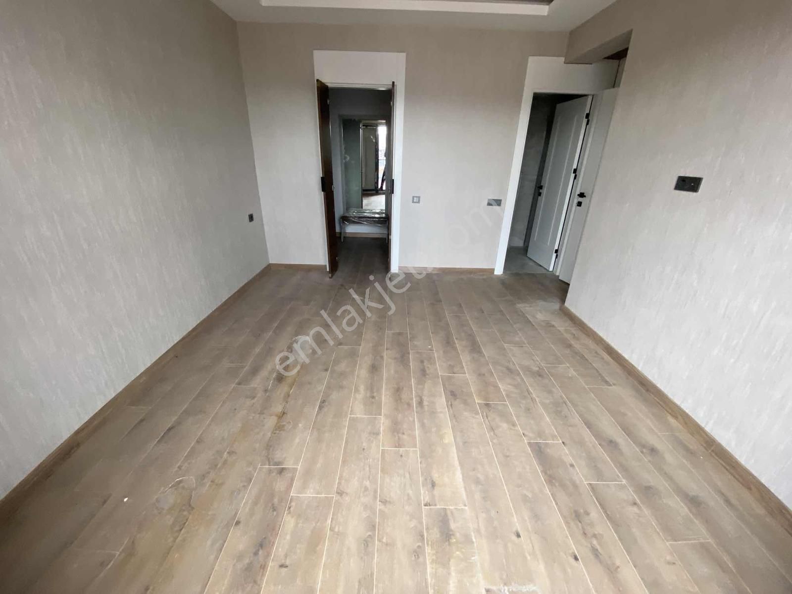 2 Bloklu Sitede 7.kat 4+1 Ebeweyn Banyolu Sıfır Metroya 3.dk - Görsel 26