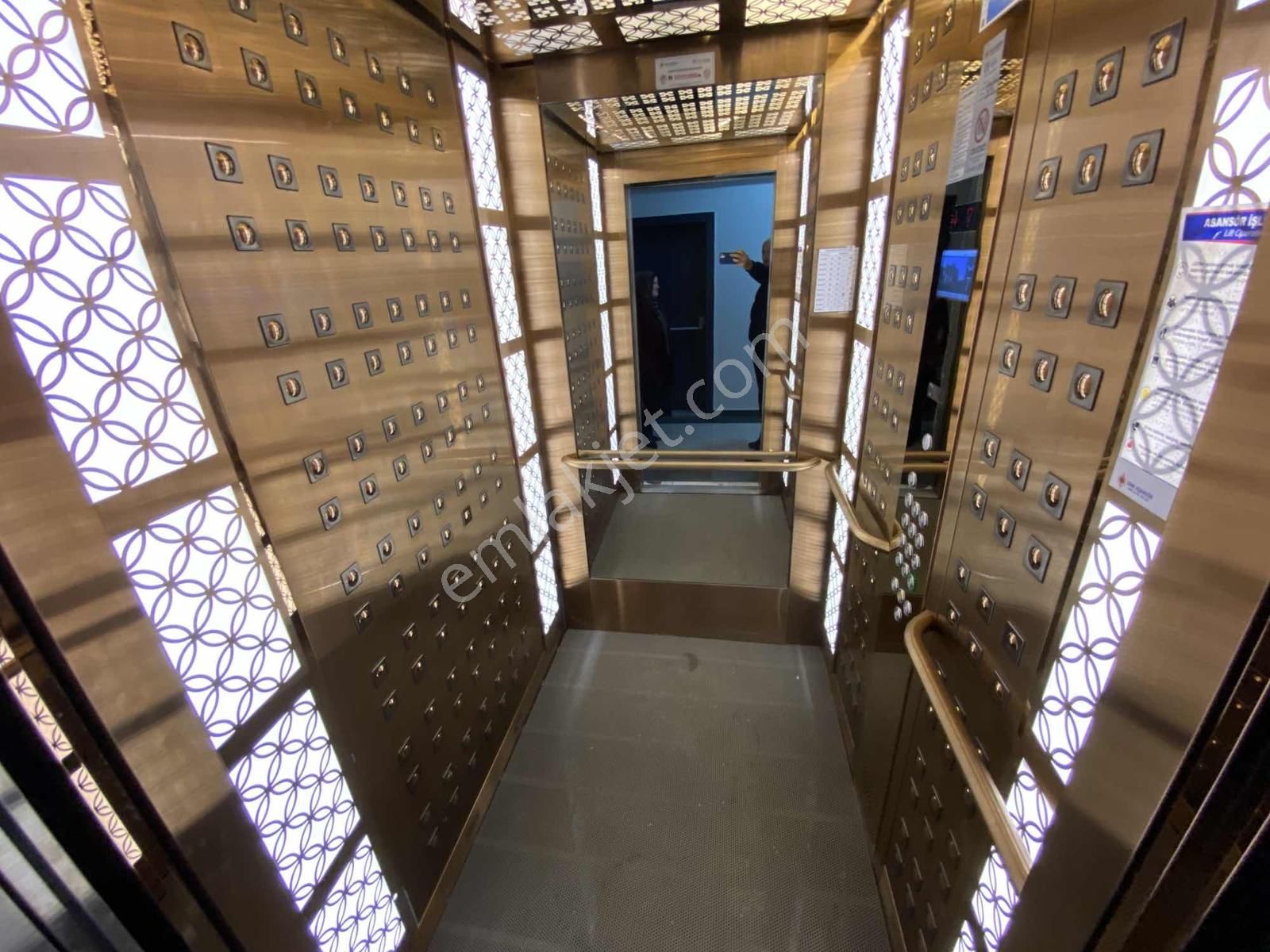 2 Bloklu Sitede 7.kat 4+1 Ebeweyn Banyolu Sıfır Metroya 3.dk - Görsel 24