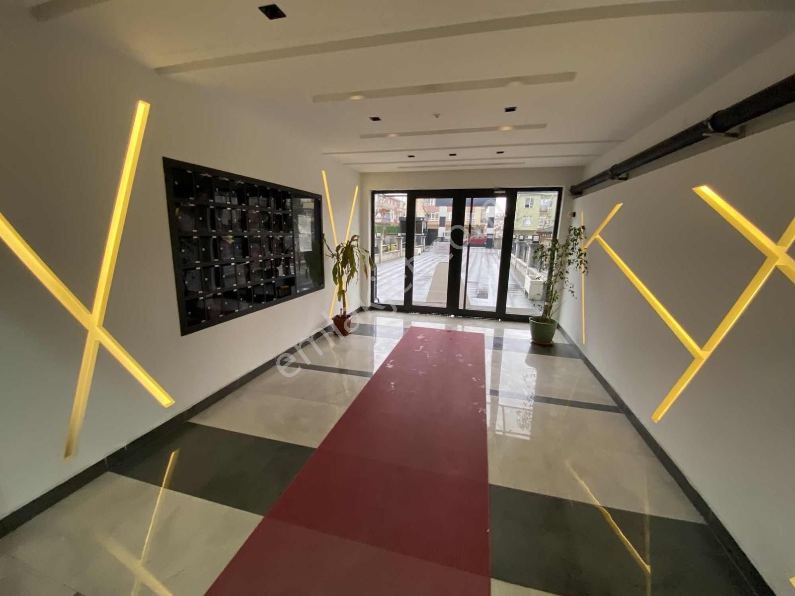 2 Bloklu Sitede 7.kat 4+1 Ebeweyn Banyolu Sıfır Metroya 3.dk - Görsel 9