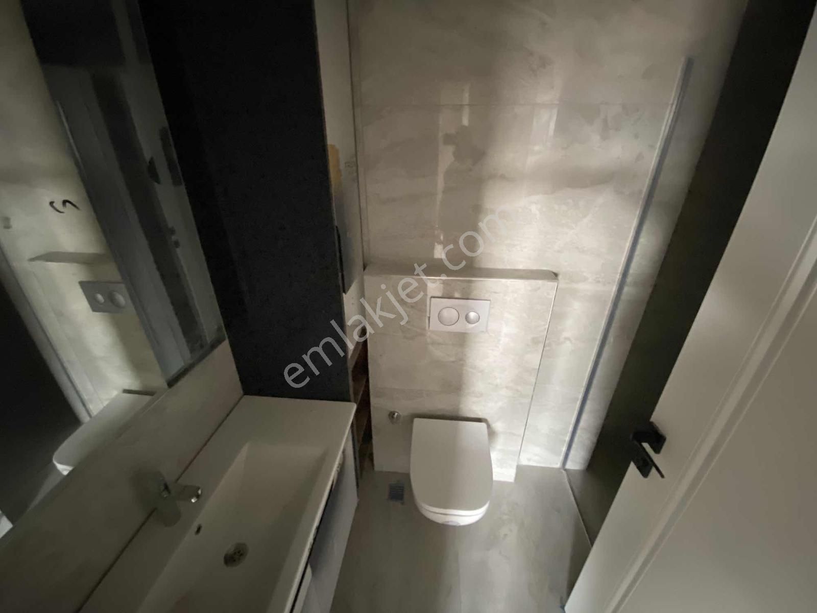 2 Bloklu Sitede 7.kat 4+1 Ebeweyn Banyolu Sıfır Metroya 3.dk - Görsel 15