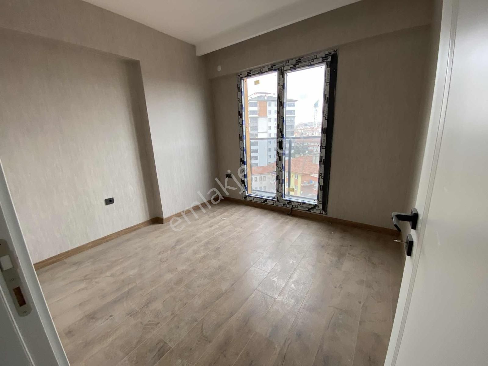 2 Bloklu Sitede 7.kat 4+1 Ebeweyn Banyolu Sıfır Metroya 3.dk - Görsel 34