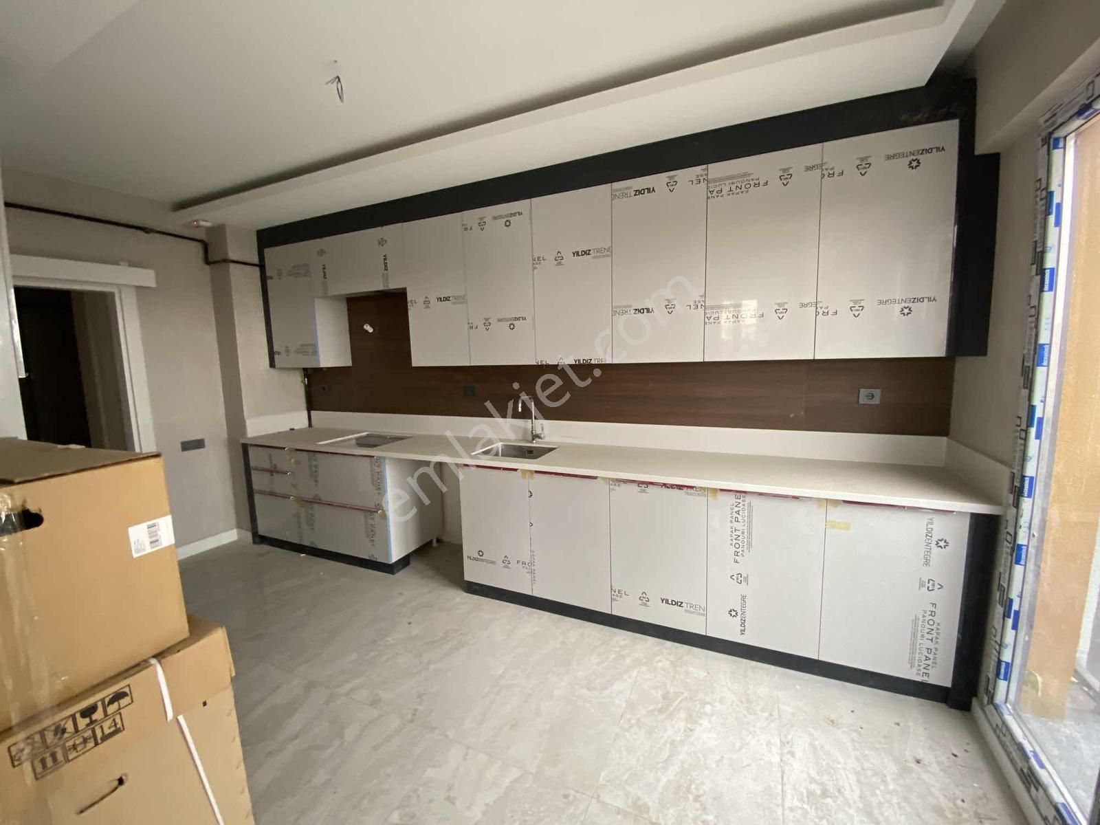 2 Bloklu Sitede 7.kat 4+1 Ebeweyn Banyolu Sıfır Metroya 3.dk - Görsel 35