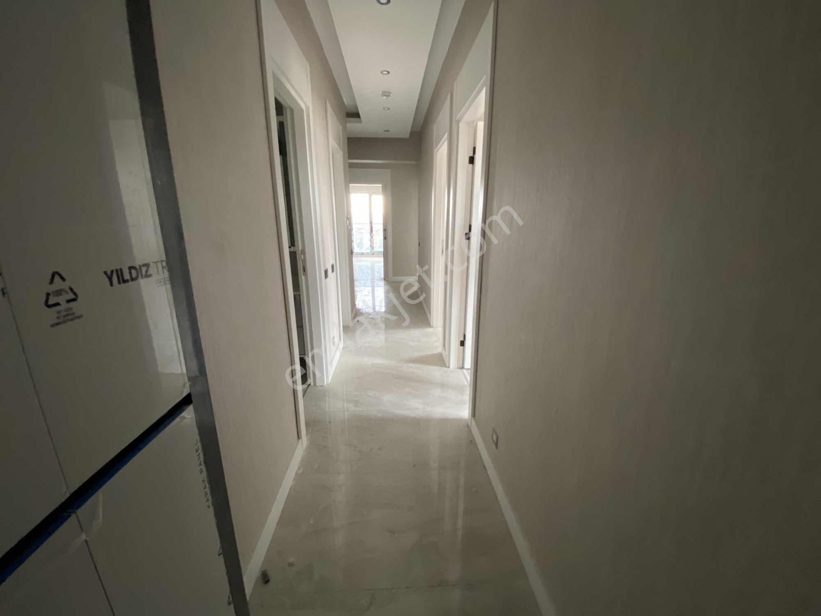 2 Bloklu Sitede 7.kat 4+1 Ebeweyn Banyolu Sıfır Metroya 3.dk - Görsel 14