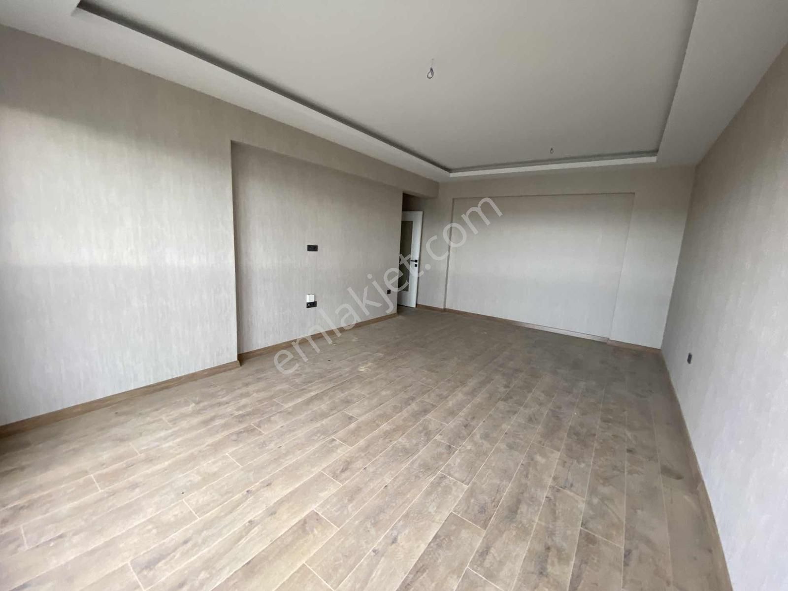 2 Bloklu Sitede 7.kat 4+1 Ebeweyn Banyolu Sıfır Metroya 3.dk - Görsel 31