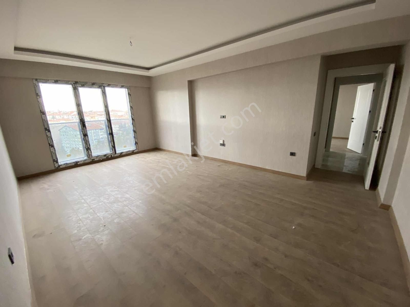 2 Bloklu Sitede 7.kat 4+1 Ebeweyn Banyolu Sıfır Metroya 3.dk - Görsel 32