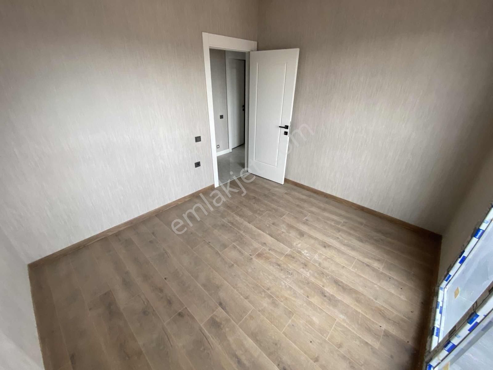 2 Bloklu Sitede 7.kat 4+1 Ebeweyn Banyolu Sıfır Metroya 3.dk - Görsel 22