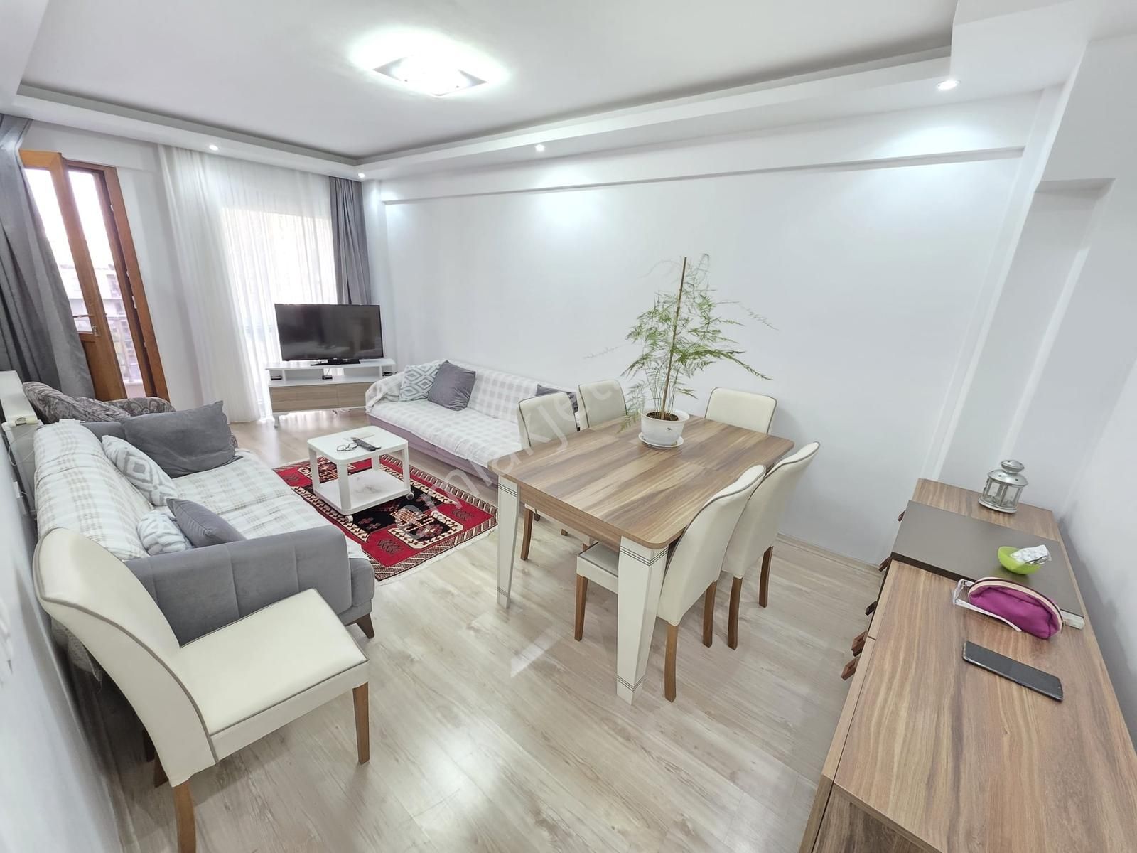 Satılık 2+1 Daire, Kapalı Mutfak, Ebeveyn Banyo, Otoparklı - Görsel 6