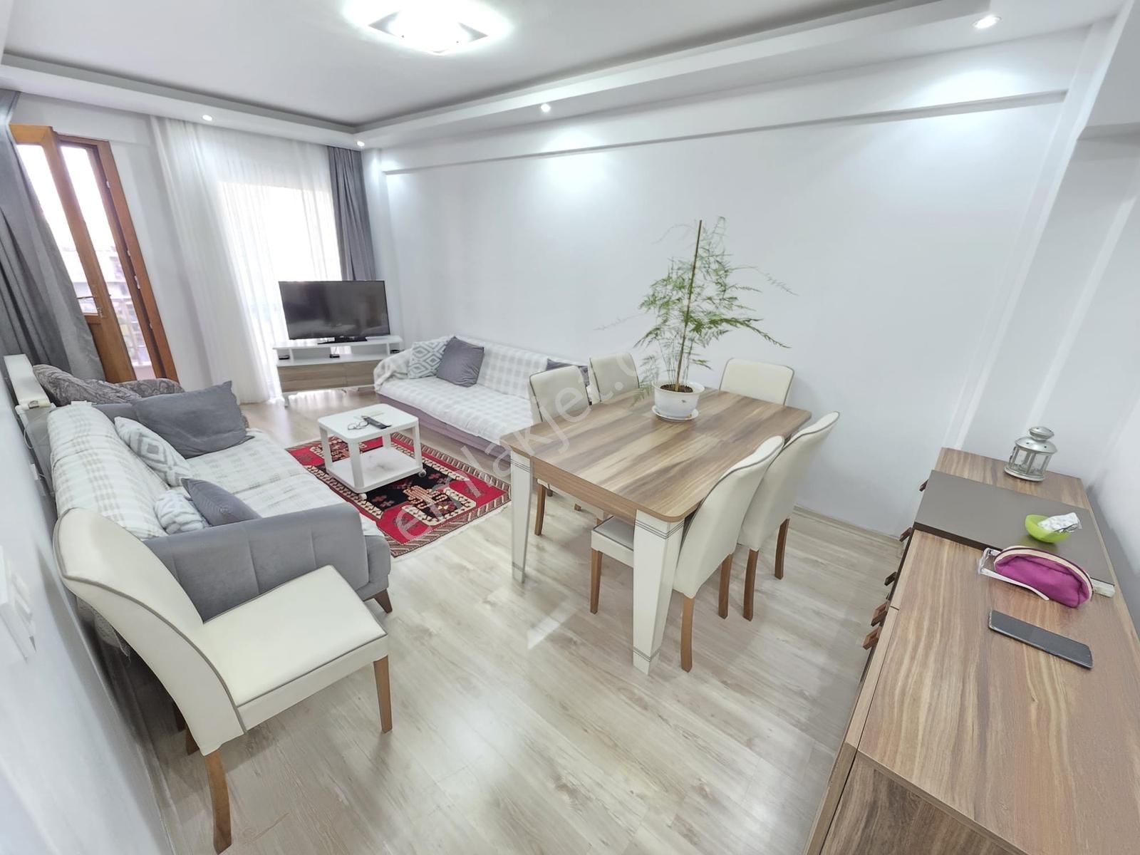 Satılık 2+1 Daire, Kapalı Mutfak, Ebeveyn Banyo, Otoparklı - Görsel 11