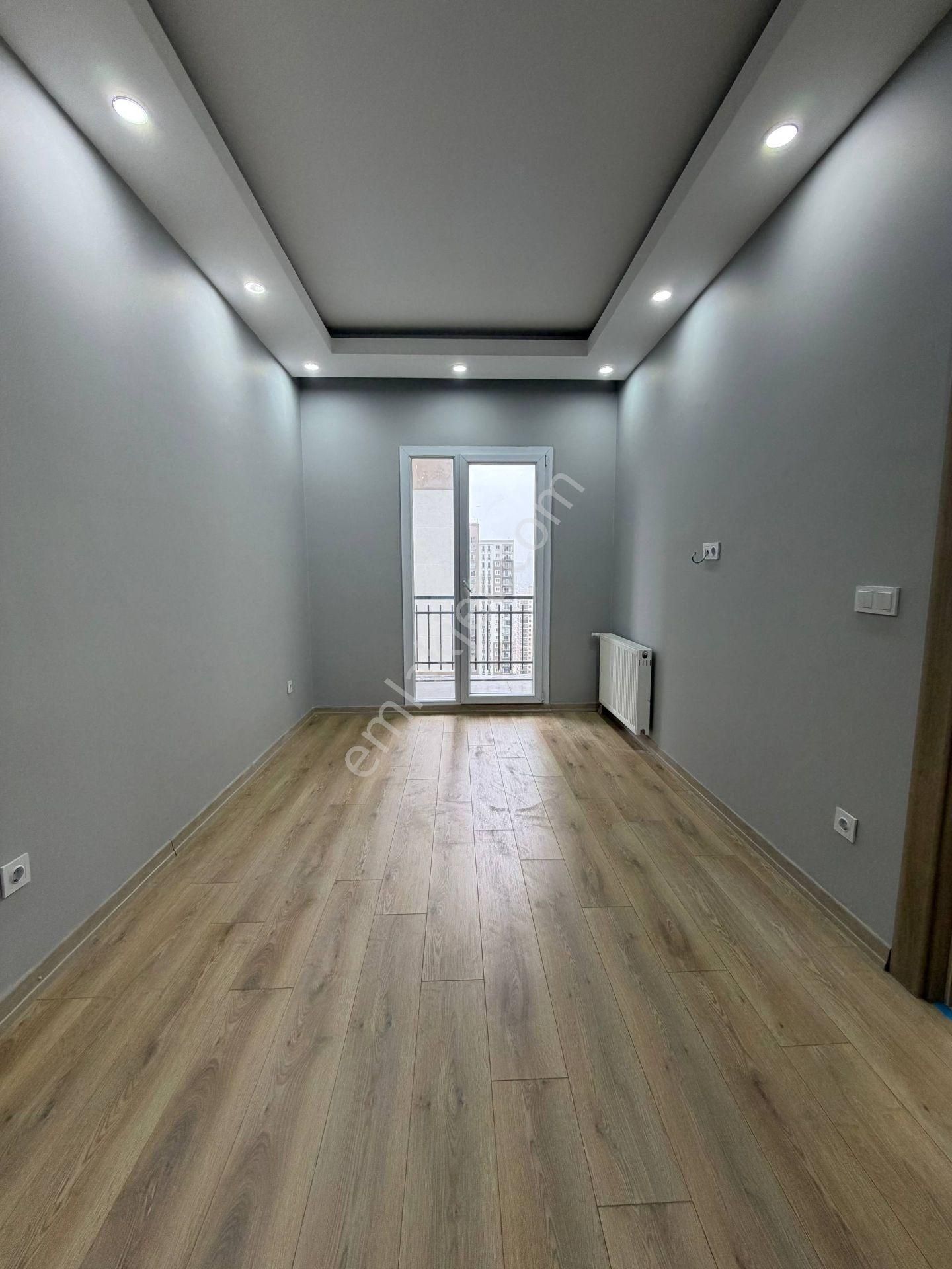 Esenyurt Cumhuriyet Mahallesi 1+1 Kiralık Daire 10.kat Site İçerisinde Sıfır Temiz Daire Manzaralı - Görsel 13