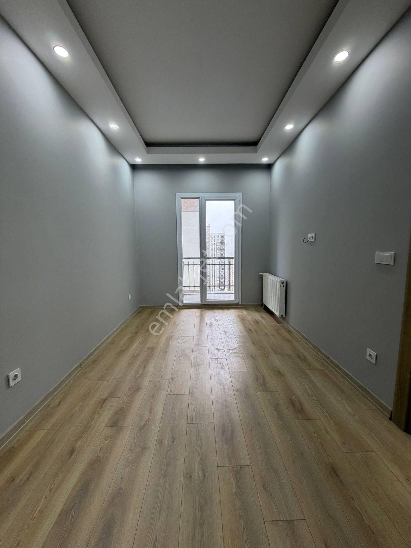 Esenyurt Cumhuriyet Mahallesi 1+1 Kiralık Daire 10.kat Site İçerisinde Sıfır Temiz Daire Manzaralı - Görsel 11