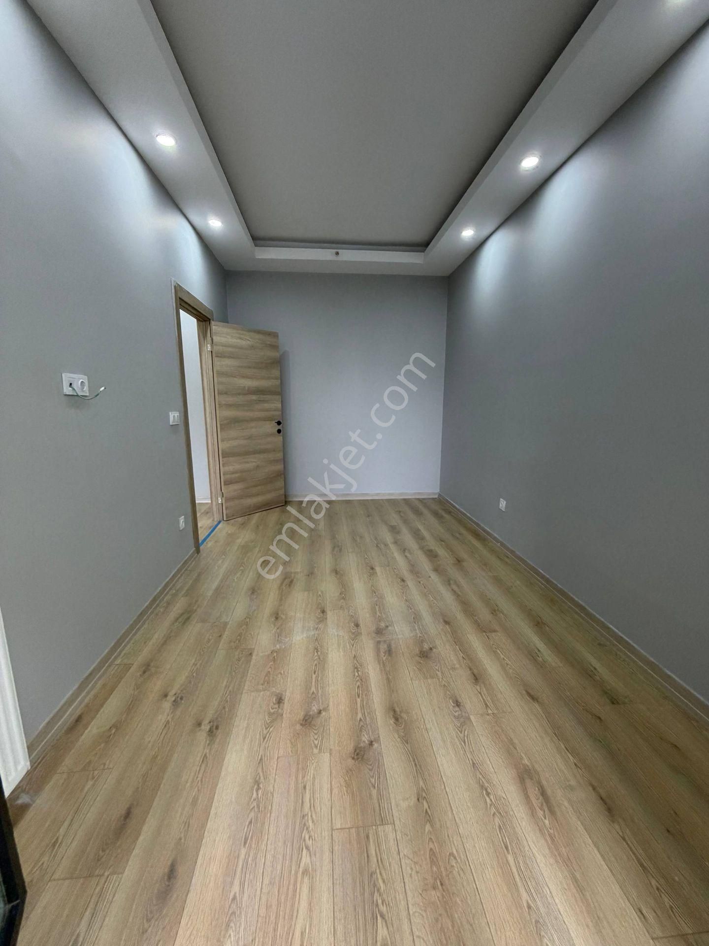 Esenyurt Cumhuriyet Mahallesi 1+1 Kiralık Daire 10.kat Site İçerisinde Sıfır Temiz Daire Manzaralı - Görsel 12