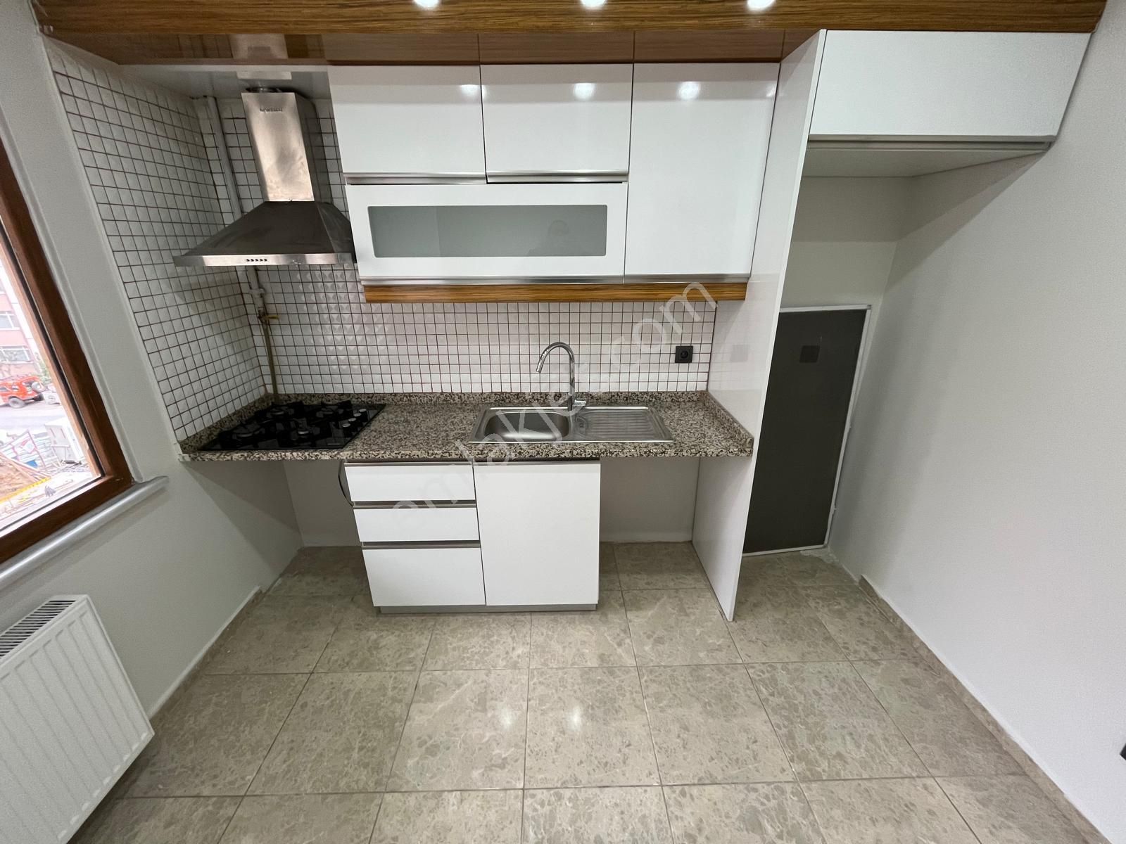 ▃artemin▃altıntepe Sporıum'da İçi Yenilenmiş 3.kat 2+1 85m² - Görsel 14
