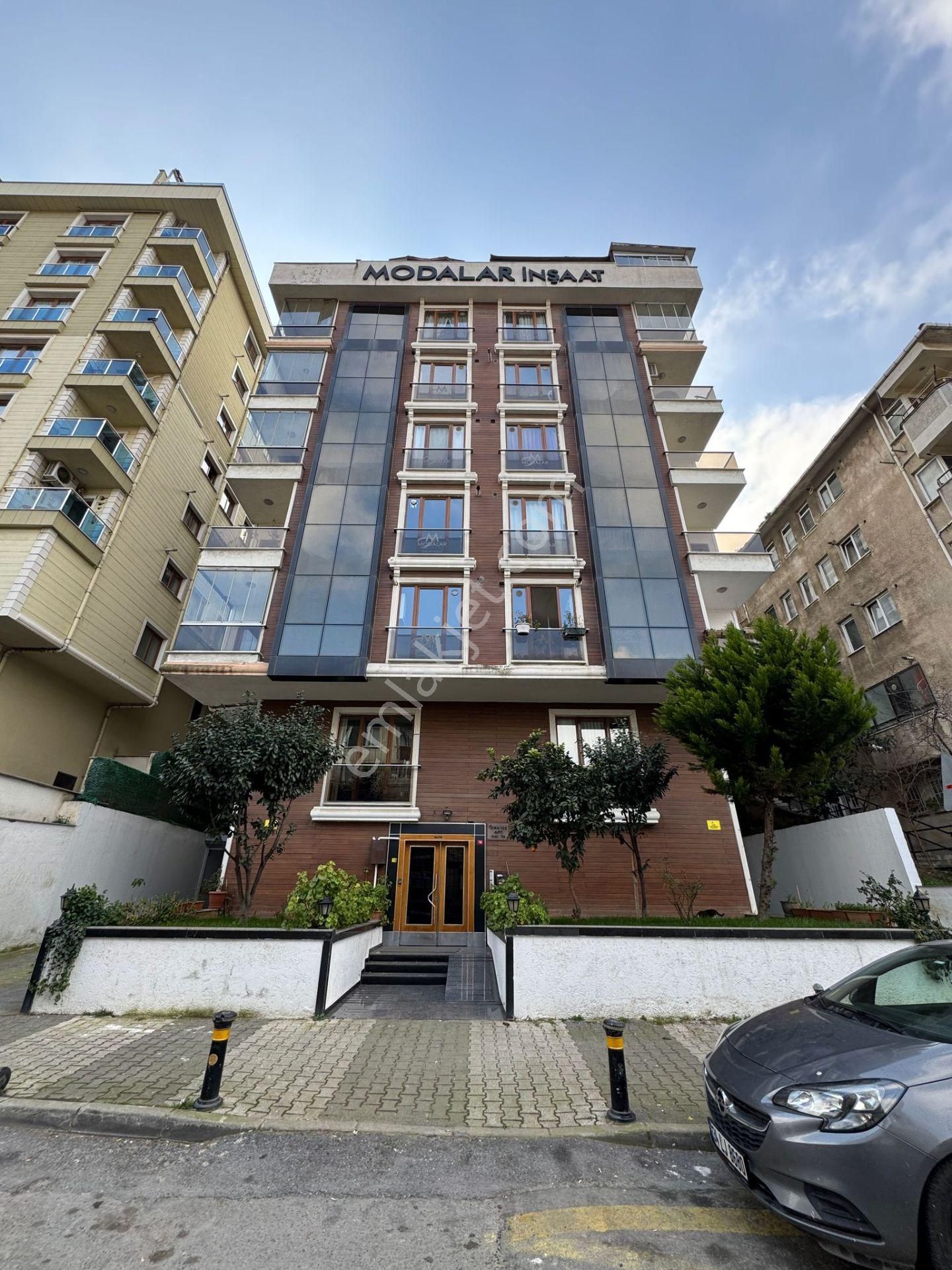 ▃artemin▃altıntepe Sporıum'da İçi Yenilenmiş 3.kat 2+1 85m²