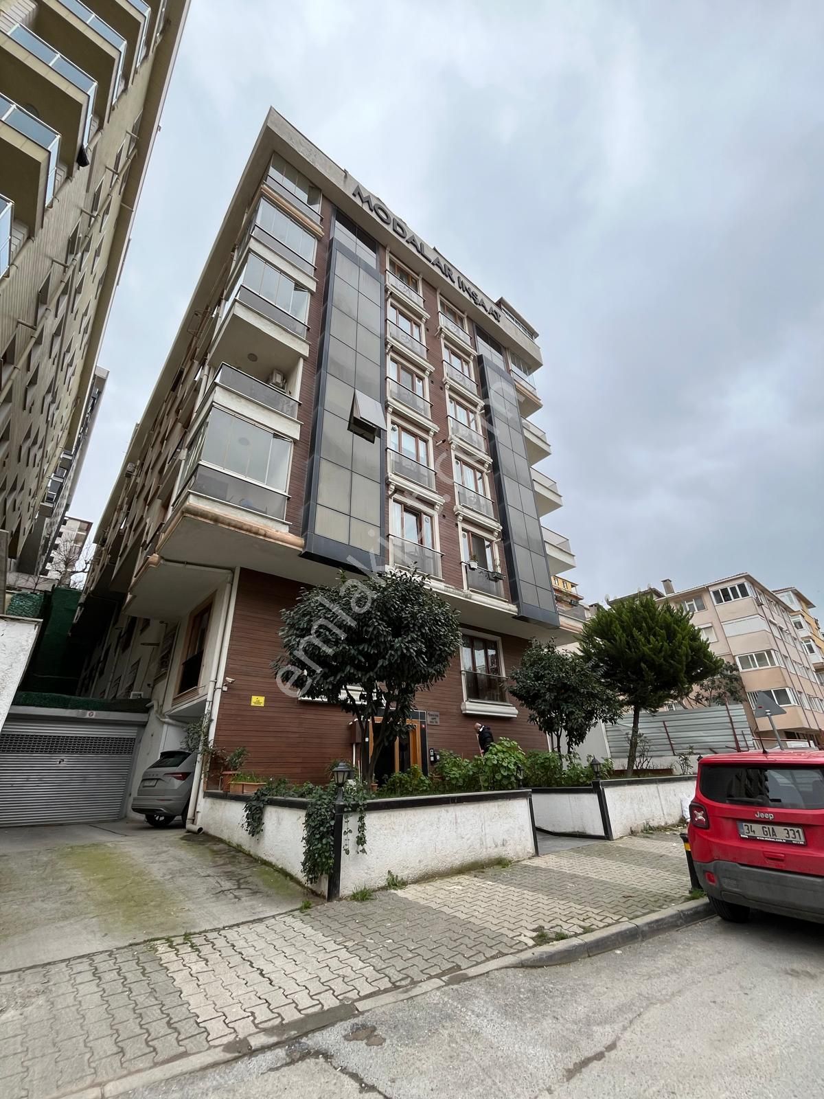 ▃artemin▃altıntepe Sporıum'da İçi Yenilenmiş 3.kat 2+1 85m² - Görsel 2
