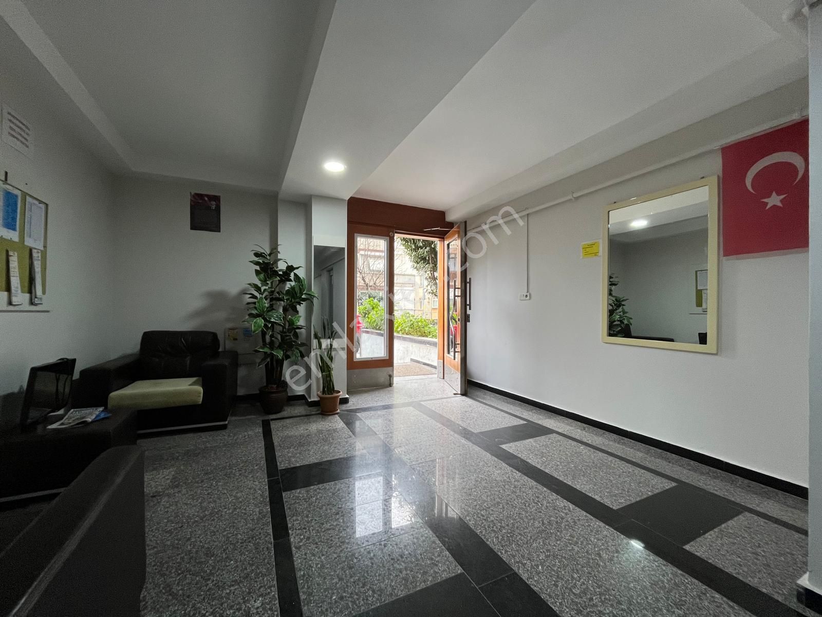 ▃artemin▃altıntepe Sporıum'da İçi Yenilenmiş 3.kat 2+1 85m² - Görsel 4