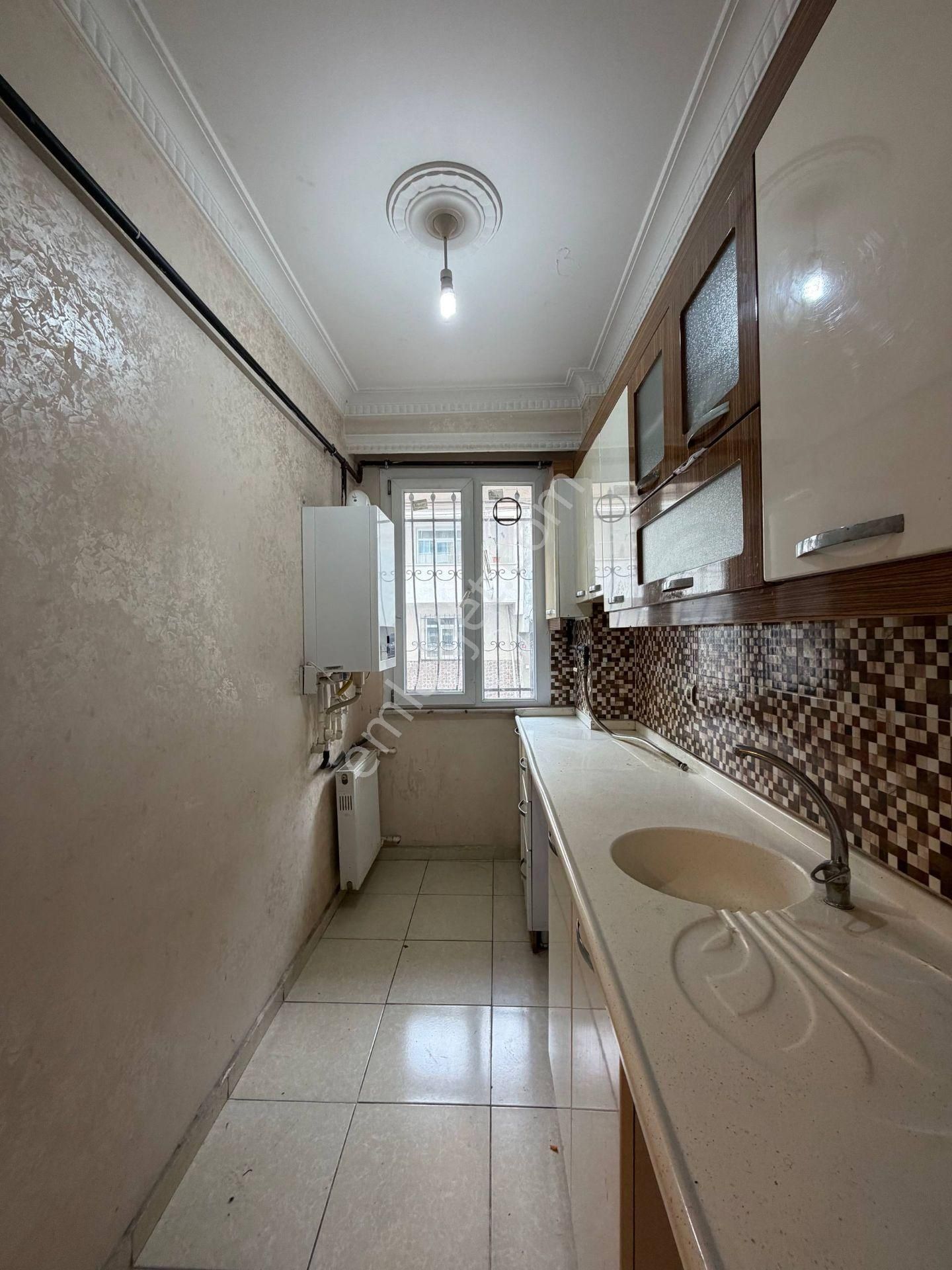 Esenyurt Üçevler Mahallesi 1+1 Kiralık Daire Yüksek Giriş Kapalı Mutfak Meydana Yürüme Mesafesinde - Görsel 12