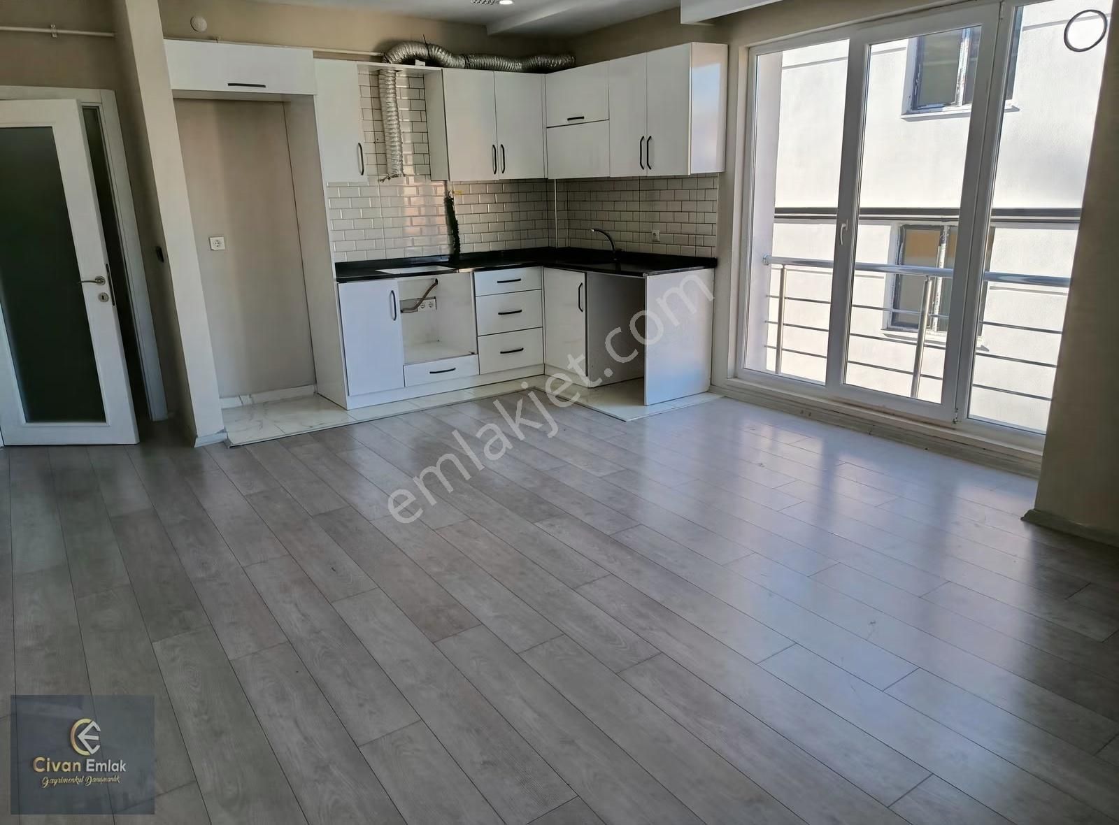 Civan'dan Karayollarında Tranvayın Üstünde Satılık 2+1 Daire - Görsel 2