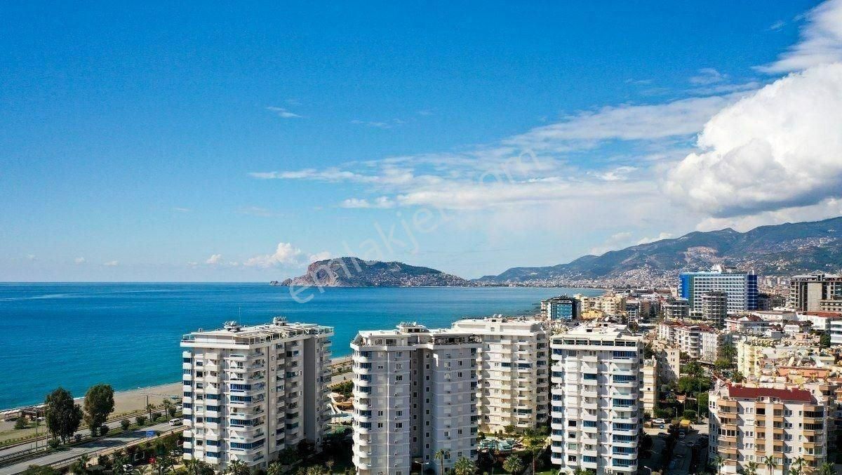 Alanya Tosmur’da Denize Sıfır, Geniş 3+1 Lüks Daire