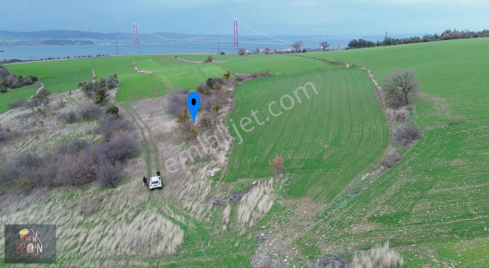 Lapseki Suluca'da Deniz Manzaralı Fırsat Tarla Satılık