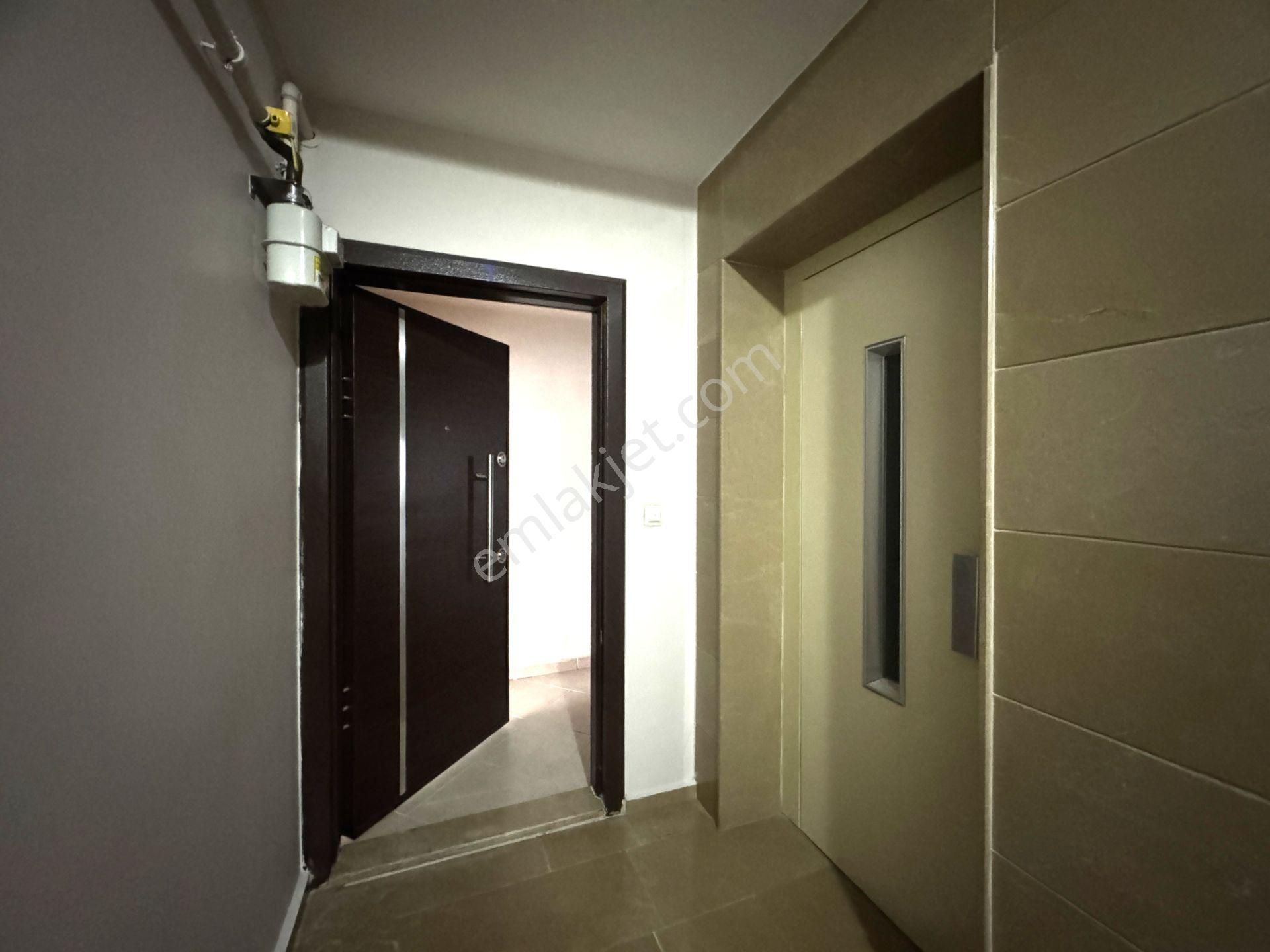 Şişli Halide Edip 2+1 90m² Balkonlu Arakat Asansörlü Çift Cephe - Görsel 4