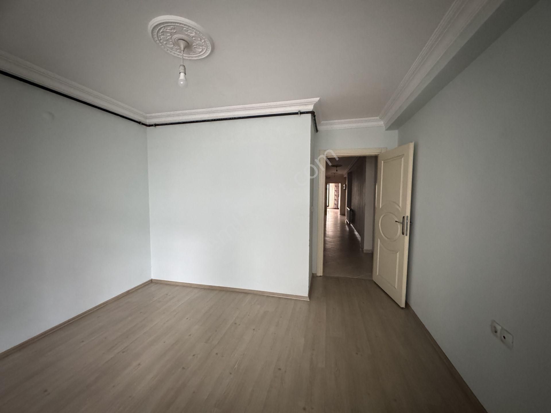 Şişli Halide Edip 2+1 90m² Balkonlu Arakat Asansörlü Çift Cephe - Görsel 24